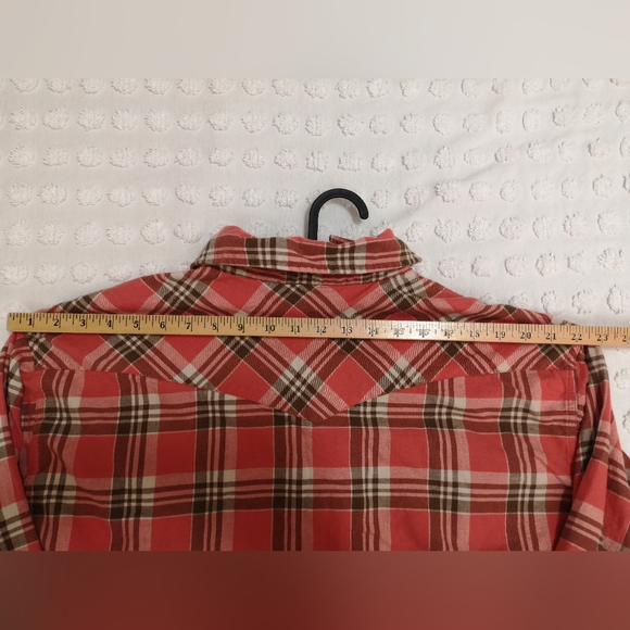 Levi’s Women's 2X Coral Plaid Western Pearl Snap Shirt - Flannel Button Front - Picture 10 of 14